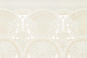Embroidery-blanchette-stof-roomwit-x1386