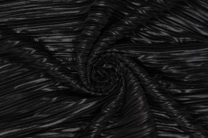 Plisse-stof-metallic-lizzy-zwart-x1276