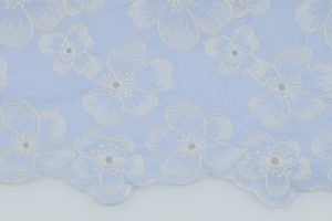 Broderie-katoen-voile-stof-bloemen-y05