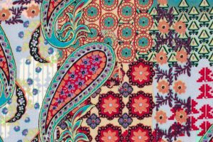 Satijn-stof-soepel-vallend-paisleyprint-y205