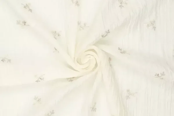 Viscose-crinkle-voile-stof-geborduurde-bloemen-en-takjes-y124-2