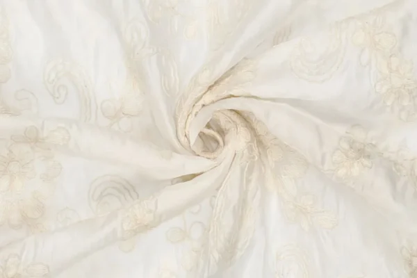 Tencel-broderie-stof-avalon-takkenprint-randstof-y353a-2