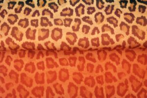 Viscose-stof-digitale-panterprint-overloop-y499