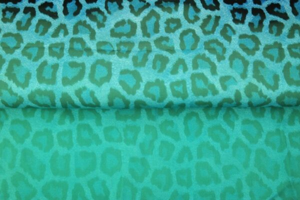 Viscose-stof-digitale-panterprint-overloop-y500