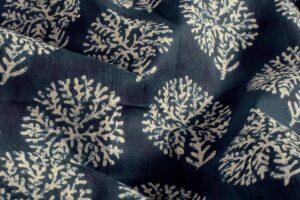 Batik-poplin-voile-katoen-stof-boompjesprint-y646