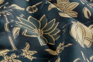Batik-poplin-voile-katoen-stof-grote-bloemenprint-y655
