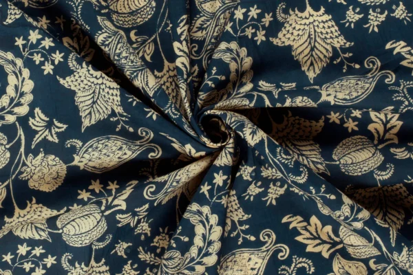 Batik-poplin-voile-katoen-stof-sierlijke-bloemenprint-y658-3