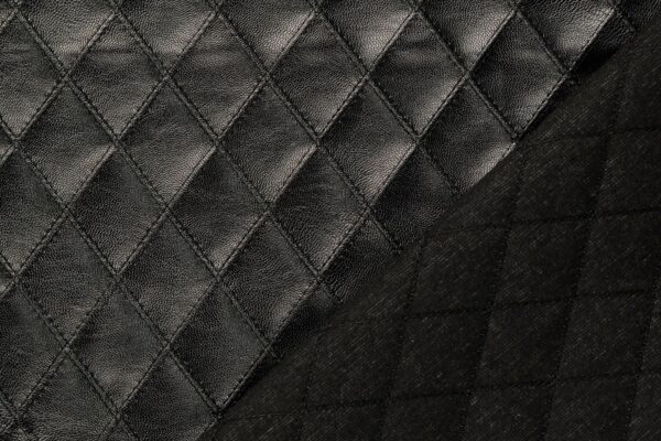 Leather-look-stof-geborduurde-schuine-ruit-y812-3