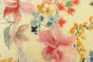 Viscose-satijn-stof-romantische-bloemen-y797