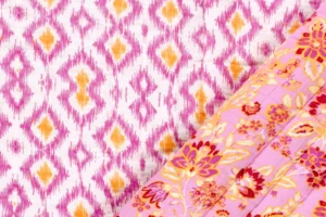 Gewatteerde-gestepte-mousseline-stof-ruit-motief-en-bloemenprint-y969