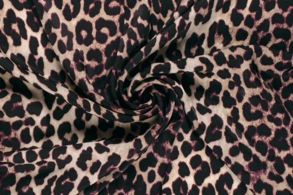 Satijn-velvet-stof-panterprint-y934-2