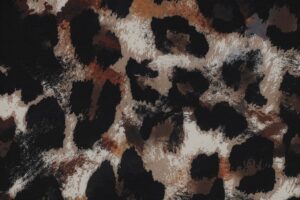 Soepel-vallende-stretch-stof-grove-panterprint-P049