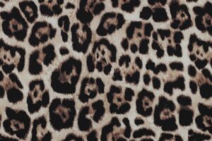 Soepel-vallende-stretch-stof-panterprint-P050