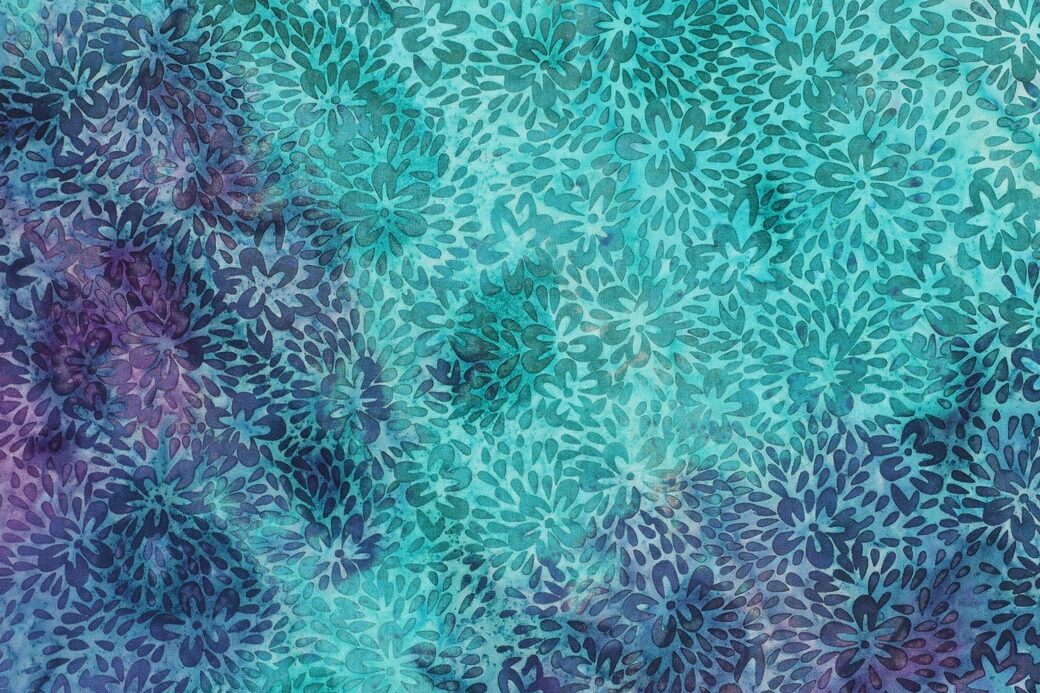 Batik-viscose-stof-grafische-bloemenprint-P183