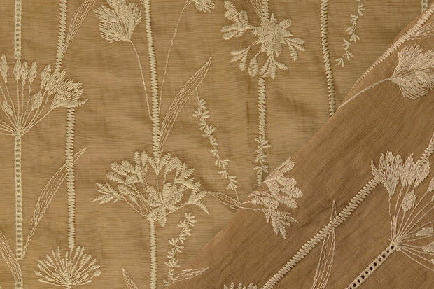 Geborduurde-voile-stof-lange-bloemstelen-P281-3