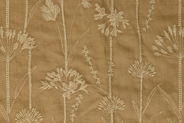 Geborduurde-voile-stof-lange-bloemstelen-P281