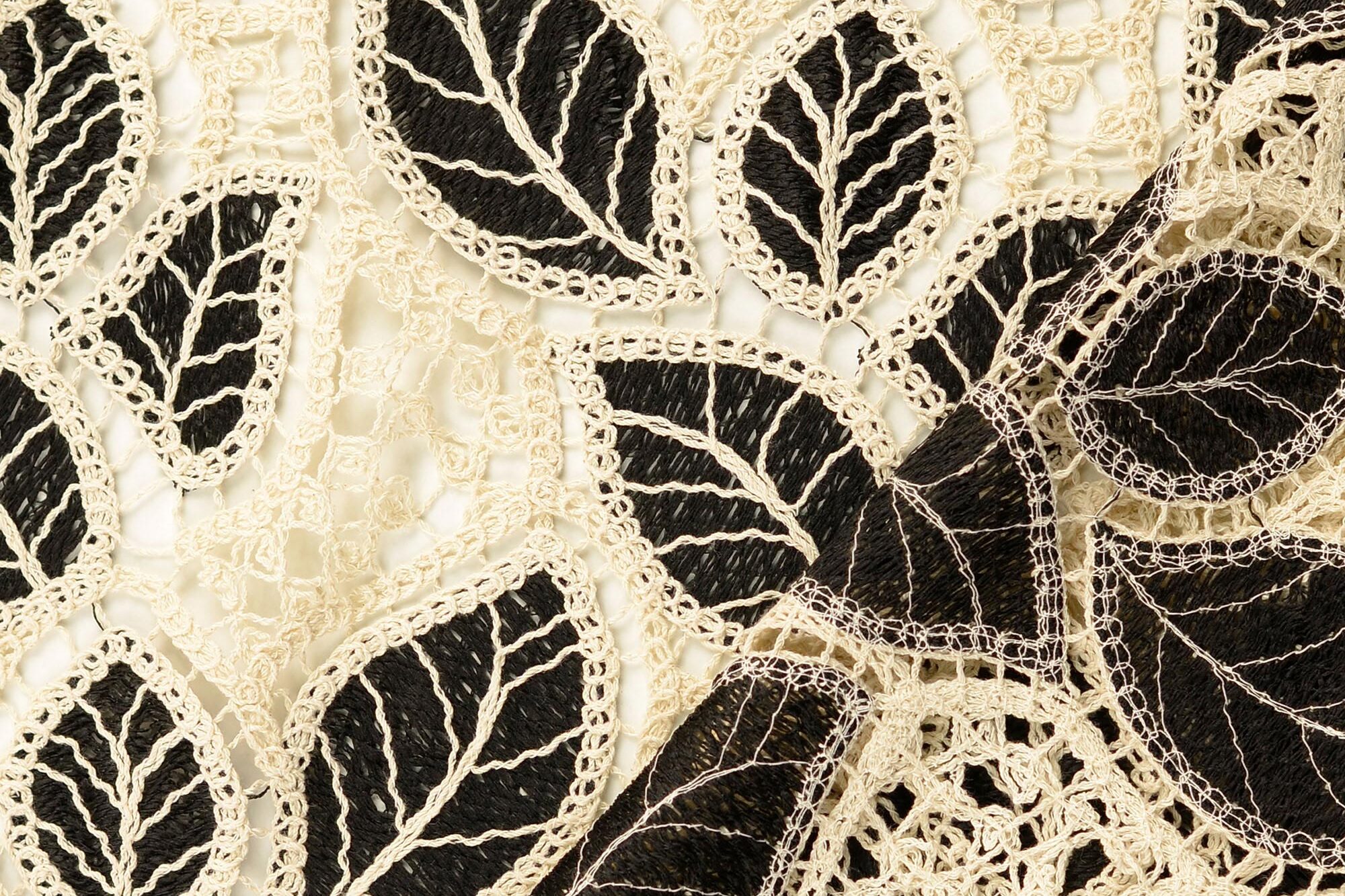 Gehaakte-kant-stof-bladmotief-P288-3