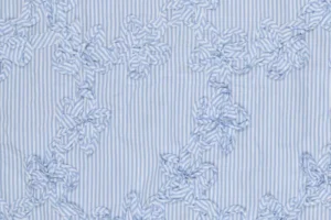 Katoen-embroidery-stof-streep-motief-opgestikte-bloemen-P254