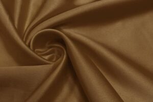 Stretch-satijn-stof-cognac-bruin-ST595