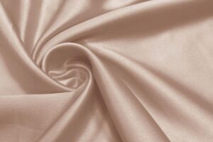 Stretch-satijn-stof-zalm-roze-ST530