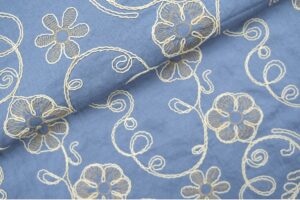Broderie-viscose-stof-bloemen-paisley-motief-P559
