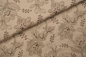 Broderie-viscose-stof-grote-bloemen-P562