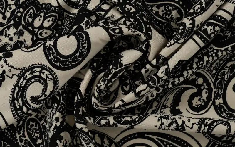 Viscose twill stof, paisley print, creme/zwart. P972-3