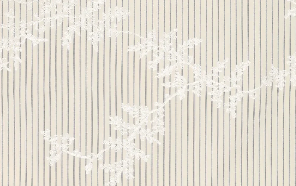 Katoen broderie stof, streep motief met geborduurde takjes, blauw/wit/beige. A.096-1
