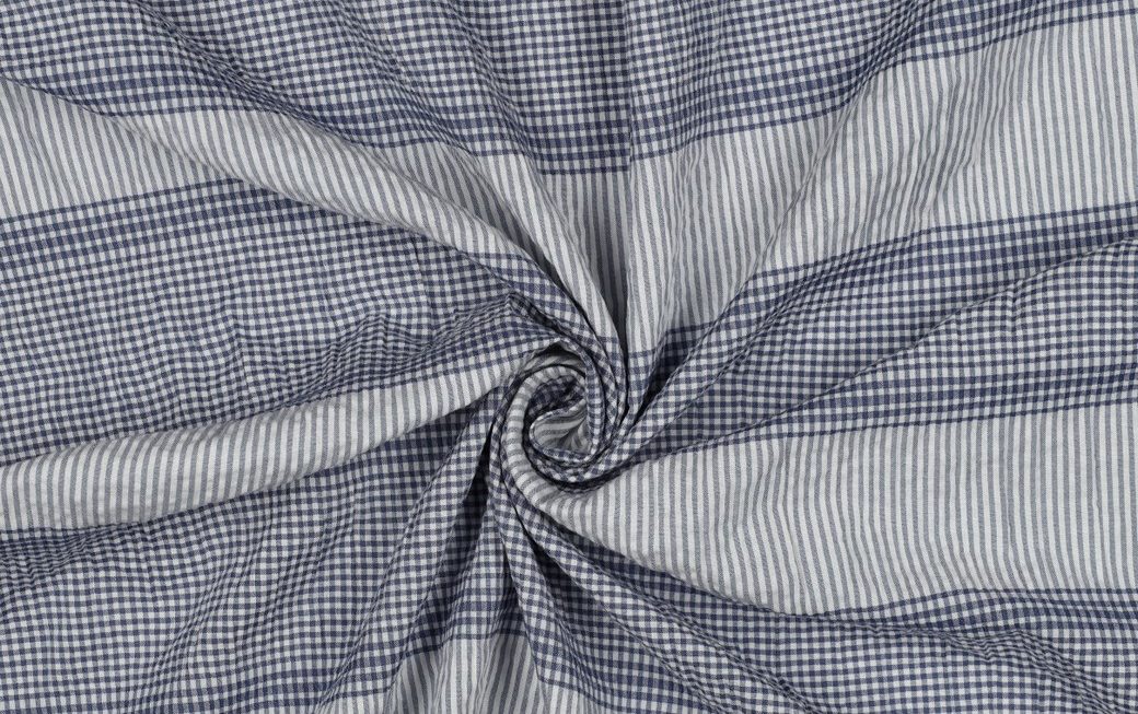 Katoen stof, garen geverfd, ruit motief, blauw/wit. A.148-2