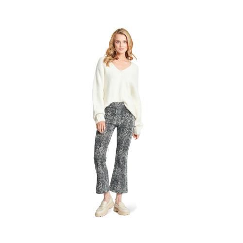 Burda Style, Naaipatroon pantalon. 5874-8
