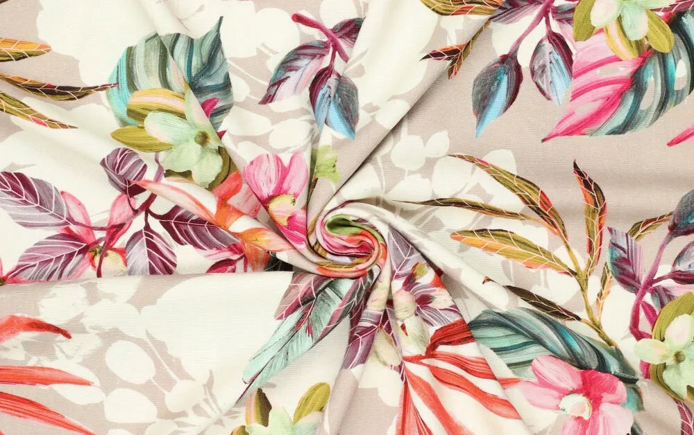 Linnen viscose stof, bloemen print, roze/groen/rood. A.229-2